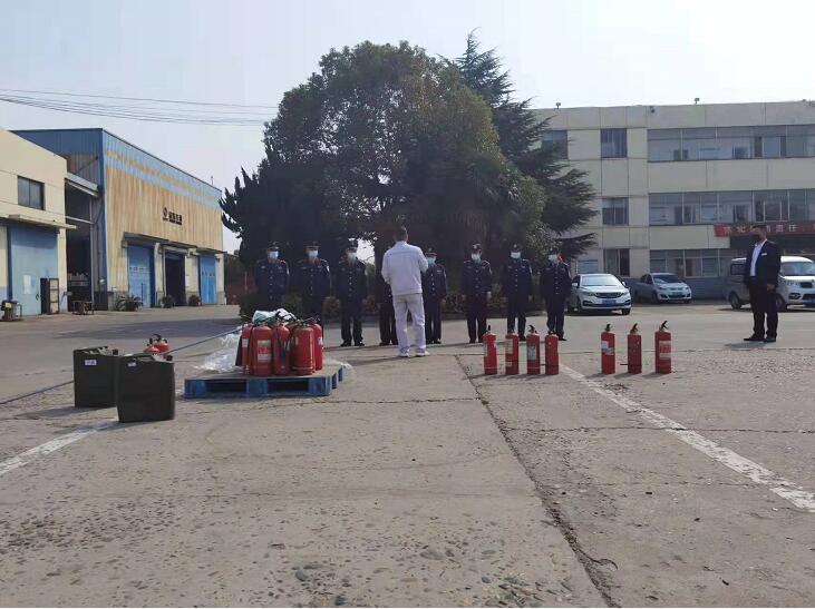 獵鷹保安公司積極組織，開展消防實戰演練，防患于未“燃”