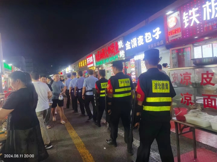 面對不同的工作環境和需求，保安工作人員該如何應對？